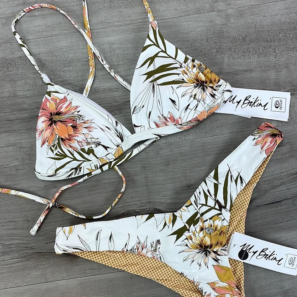 ☀️RIP CURL☀️ PLAYA BLANCA CROSS
PLAYA BLANCA SKIMPY REVERSIBLE BIKINISET - Picture 6 of 15